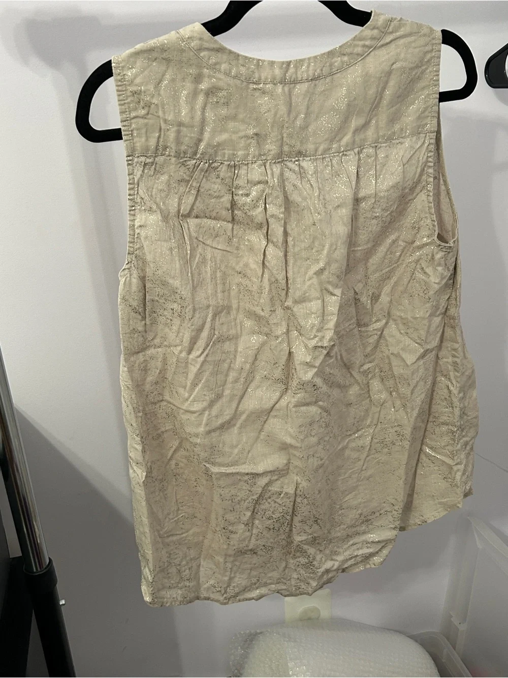 Unbranded Linen Blend Shimmer Detail Vneck Sleeveless Blouse Size XL - “Meline”
